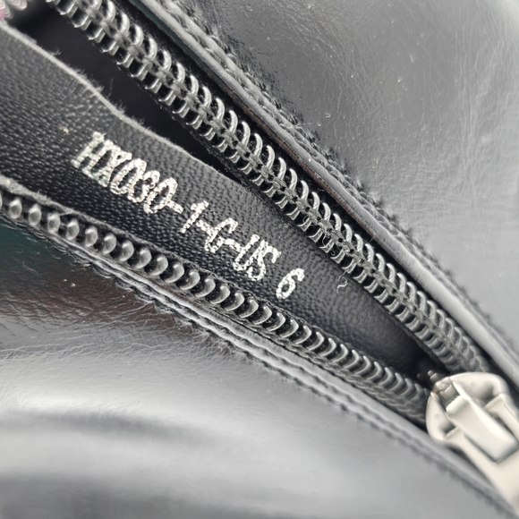 Like-new WetKiss Black Patent Block Heel Round Toe Ankle Booties, Women's Size 6 - Picture 6 of 16